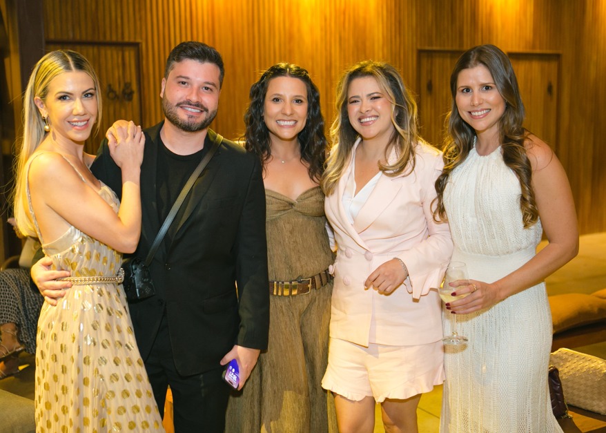 Karlla Bellini, Lucas Bitencourt, Marina Scalon e Jiovana Alves no Chapter One da Tre Boutique Travel | Crédito: Thiago Buosi / Divulgação