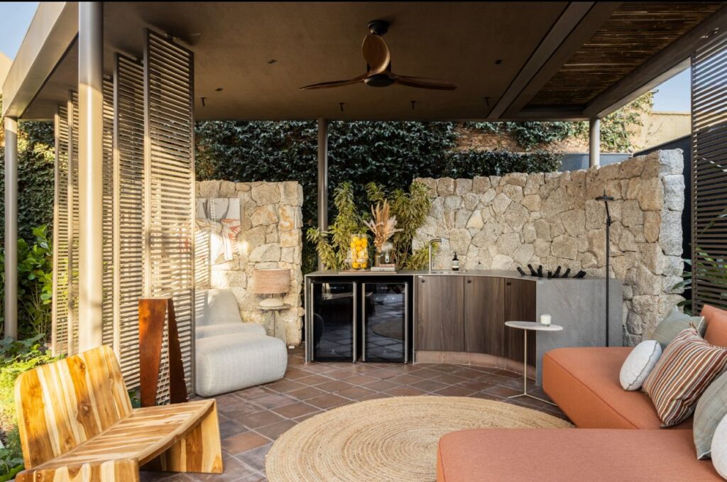 Ambiente "Varanda Refúgio" na 7ª CASACOR | Crédito: Felipe Cuine