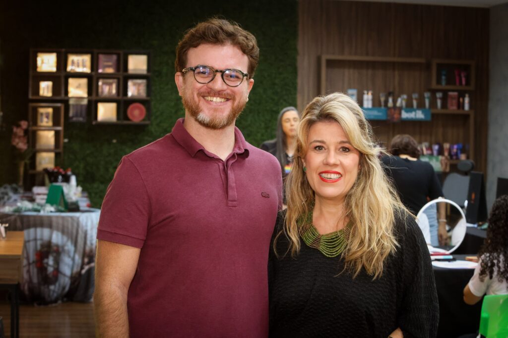 Workshop de maquiagem inclusiva do Grupo Cedro | Crédito: Rafael Cautella