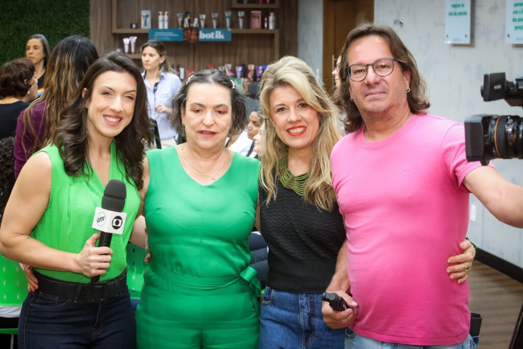 Workshop de maquiagem inclusiva do Grupo Cedro | Crédito: Rafael Cautella