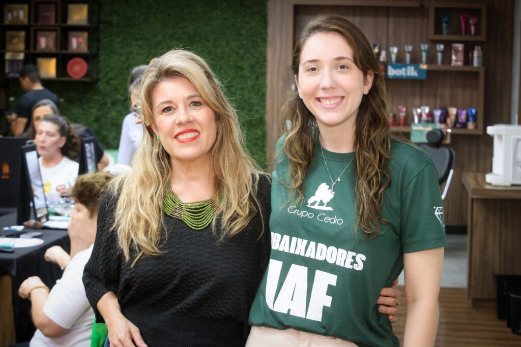 Workshop de maquiagem inclusiva do Grupo Cedro | Crédito: Rafael Cautella