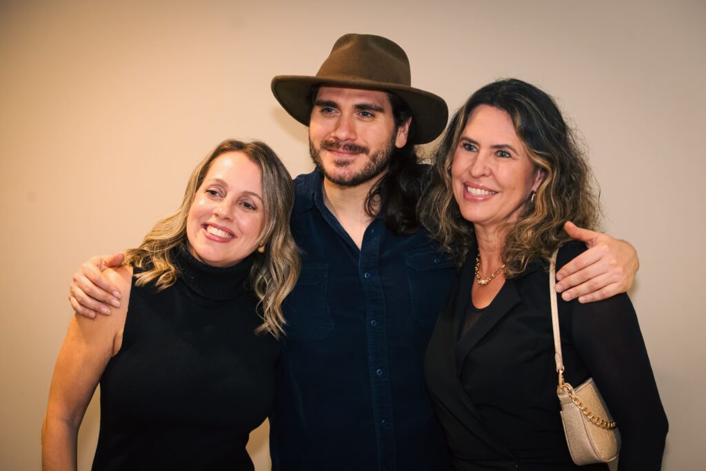 Almir e Gabriel Sater dividem palco e paixão pela música no RibeirãoShopping | Créditos: Rafael Cautella