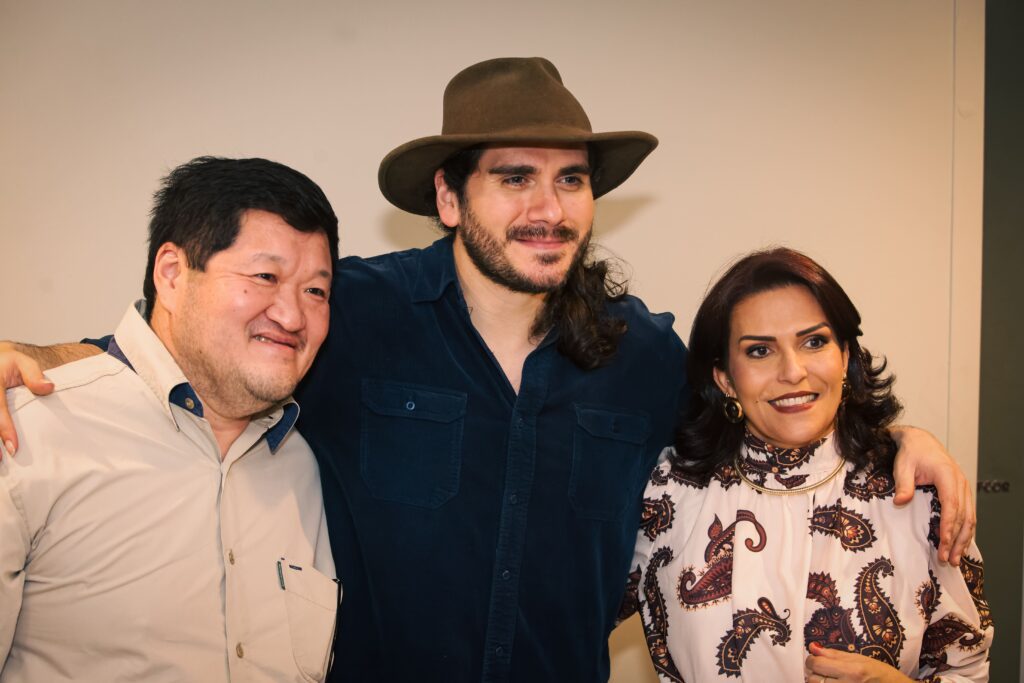 Almir e Gabriel Sater dividem palco e paixão pela música no RibeirãoShopping | Créditos: Rafael Cautella