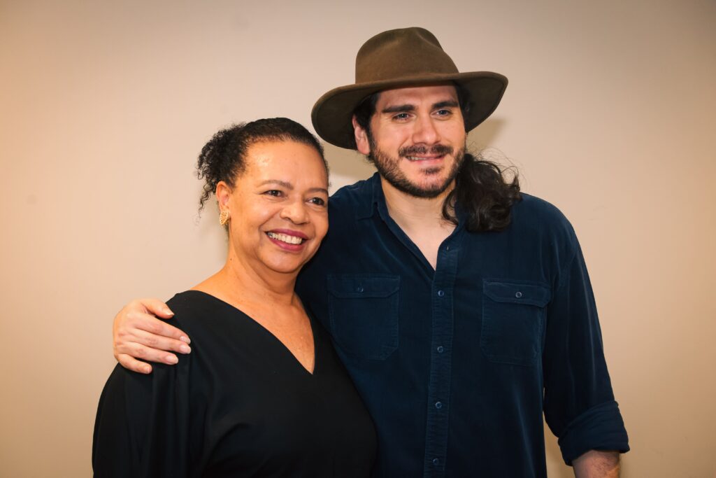 Almir e Gabriel Sater dividem palco e paixão pela música no RibeirãoShopping | Créditos: Rafael Cautella