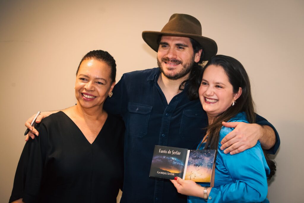 Almir e Gabriel Sater dividem palco e paixão pela música no RibeirãoShopping | Créditos: Rafael Cautella
