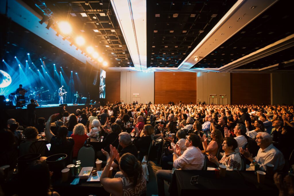 Almir e Gabriel Sater dividem palco e paixão pela música no RibeirãoShopping | Créditos: Rafael Cautella