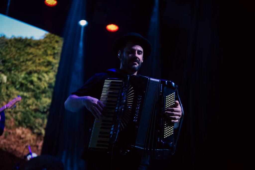 Almir e Gabriel Sater dividem palco e paixão pela música no RibeirãoShopping | Créditos: Rafael Cautella