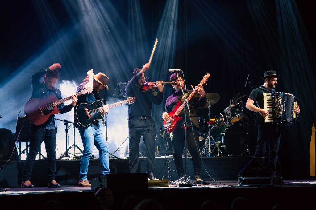 Almir e Gabriel Sater dividem palco e paixão pela música no RibeirãoShopping | Créditos: Rafael Cautella
