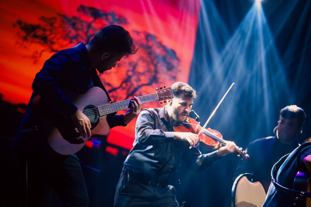 Almir e Gabriel Sater dividem palco e paixão pela música no RibeirãoShopping | Créditos: Rafael Cautella