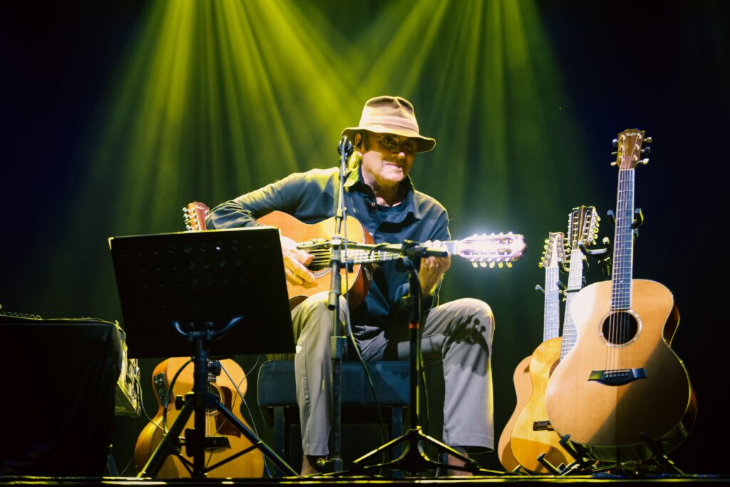 Almir e Gabriel Sater dividem palco e paixão pela música no RibeirãoShopping | Créditos: Rafael Cautella