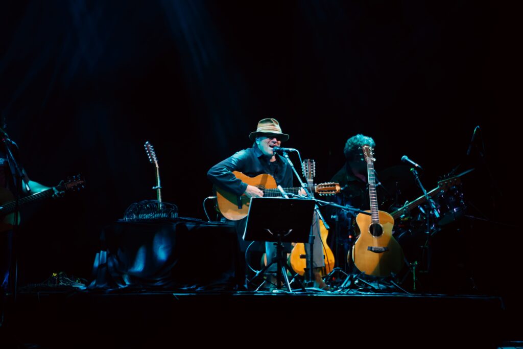 Almir e Gabriel Sater dividem palco e paixão pela música no RibeirãoShopping | Créditos: Rafael Cautella