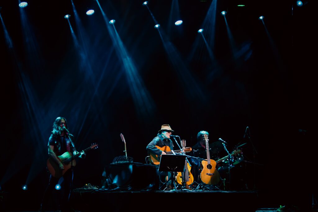 Almir e Gabriel Sater dividem palco e paixão pela música no RibeirãoShopping | Créditos: Rafael Cautella