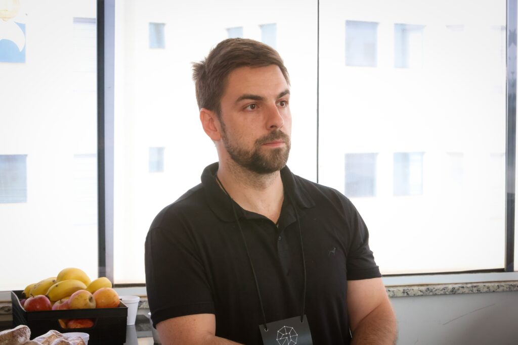 Business Coffee com Adilson Haddad no Lounge Zumm na sexta-feira, 17 | Créditos: Rafael Cautella