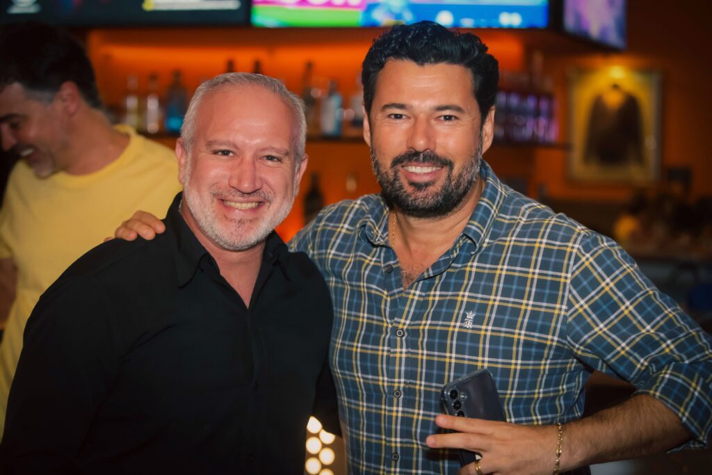 Resenha entre amigos no Hard Rock em 15/10/25 | Crédito: Rafael Cautella