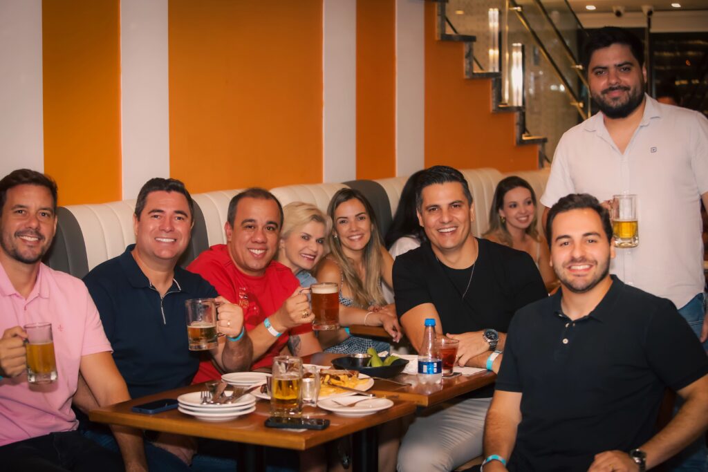 Resenha entre amigos no Hard Rock em 15/10/25 | Crédito: Rafael Cautella