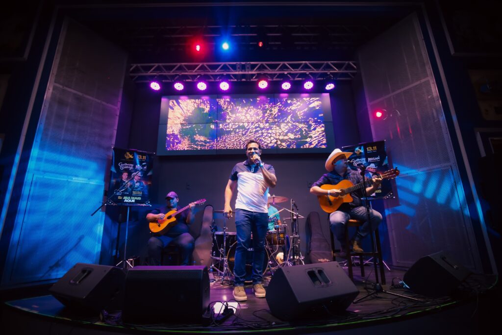 Resenha entre amigos no Hard Rock em 15/10/25 | Crédito: Rafael Cautella