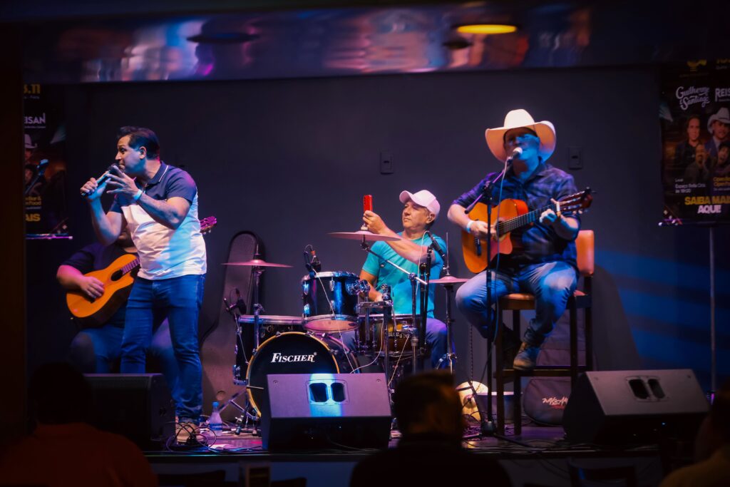 Resenha entre amigos no Hard Rock em 15/10/25 | Crédito: Rafael Cautella