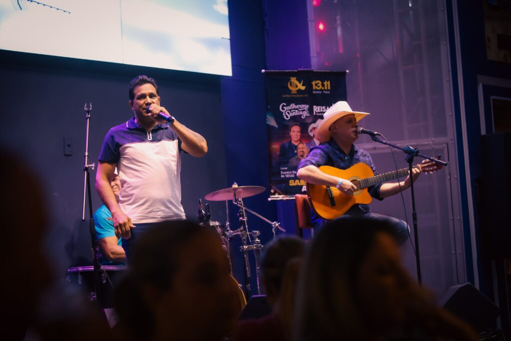 Resenha entre amigos no Hard Rock em 15/10/25 | Crédito: Rafael Cautella