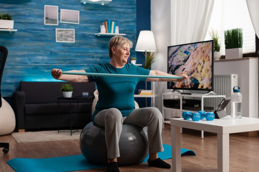 Exercícios em casa | Crédito: Freepik