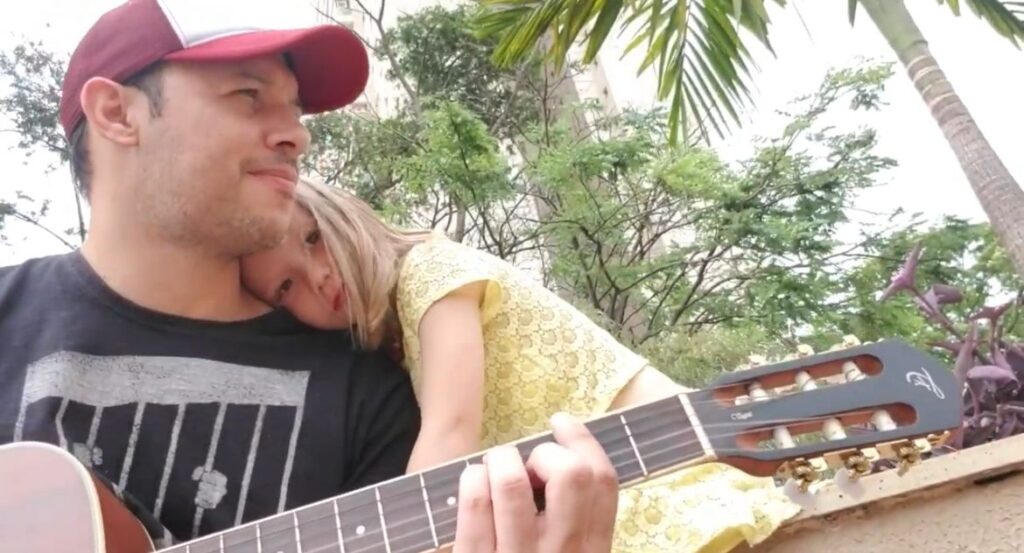 Fernando Diniz e a filha Pietra | Crédito: Arquivo pessoal