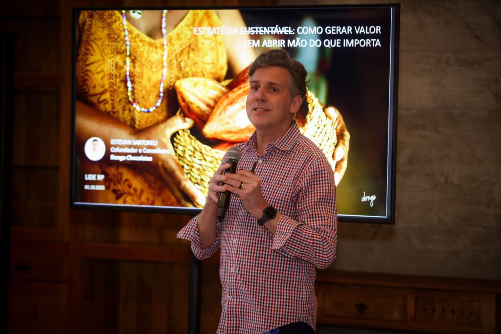 Estevan Sartoreli, cofundador da Dengo no LIDE | Crédito: Rafael Cautella