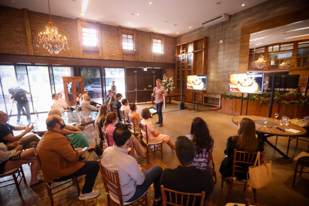 LIDE com Estevan Sartoreli, cofundador da Dengo | Crédito: Rafael Cautella