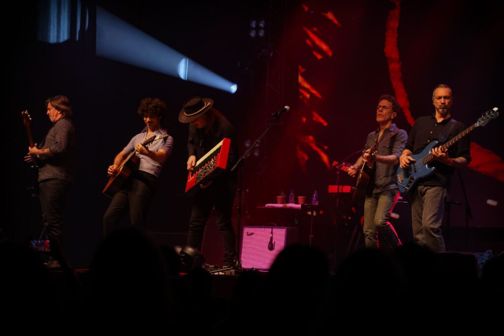 Nando Reis emociona o público de Ribeirão com 'Nando Hits' | Créditos: Rafael Cautella