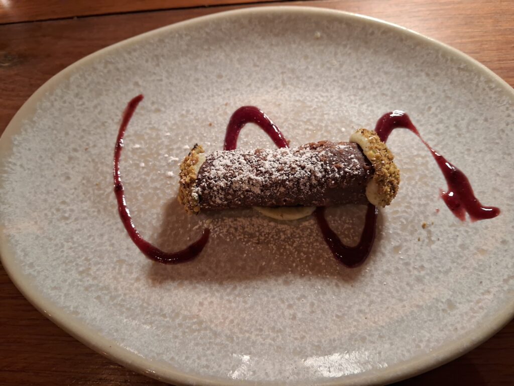 Cannolo, do La Terrazza | Crédito: Amanda Pioli