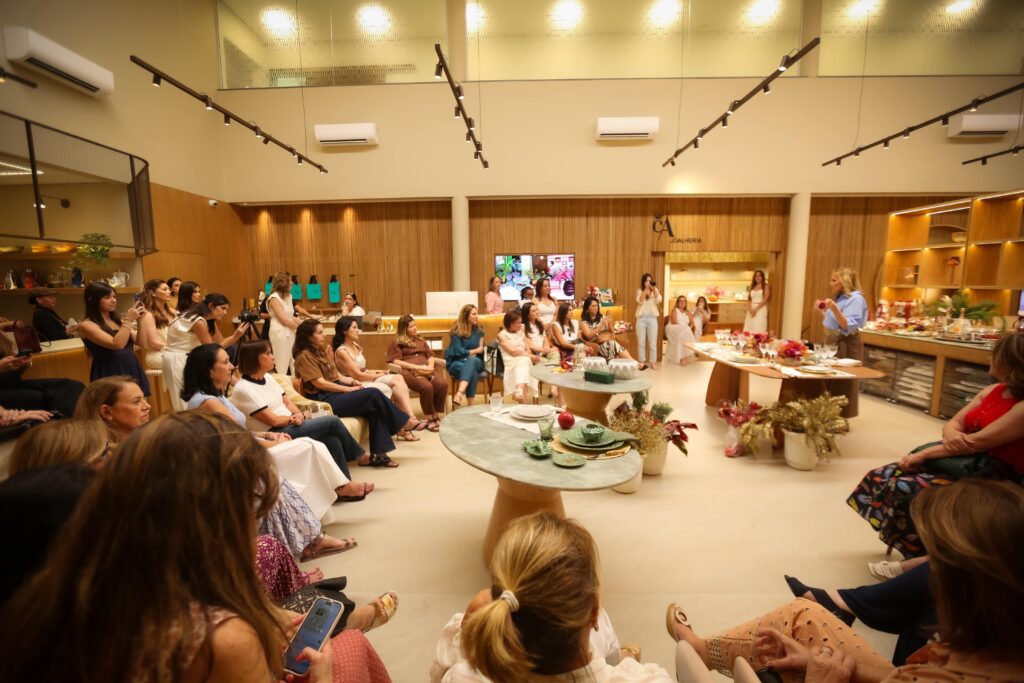 Casa Affonso recebe Franziska Hubener em evento de natal | Crédito: Rafael Cautella