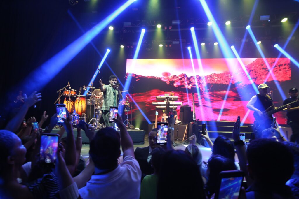 Jorge Vercillo no Multiplan Hall em 8-11-25 | Crédito: Rafael Cautella