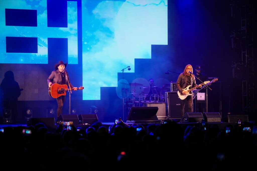 Show do Edson & Hudson revive clássicos e músicas autorais | Créditos: Rafael Cautella