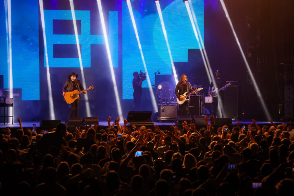 Show do Edson & Hudson revive clássicos e músicas autorais | Créditos: Rafael Cautella