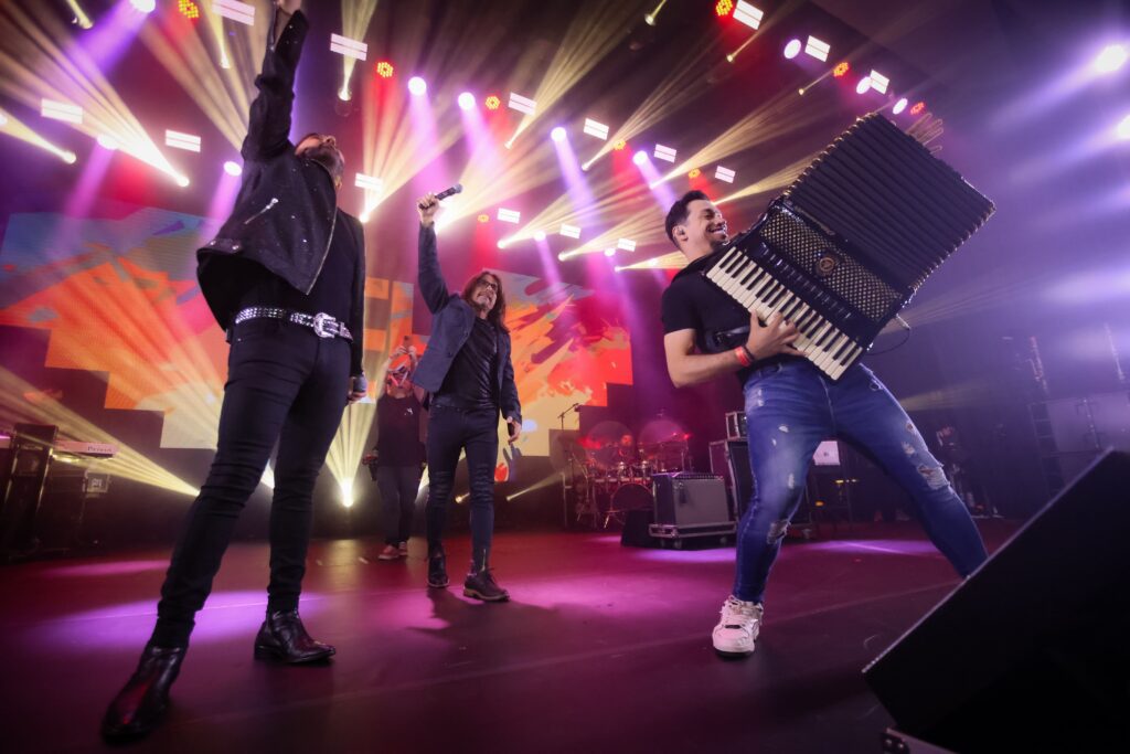 Show do Edson & Hudson revive clássicos e músicas autorais | Créditos: Rafael Cautella