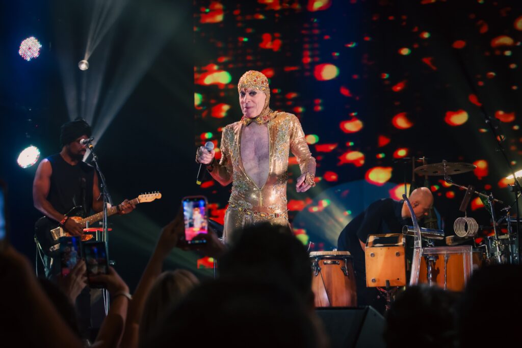 Ney Matogrosso no Multiplan Hall em 2025 | Crédito: Rafael Cautella