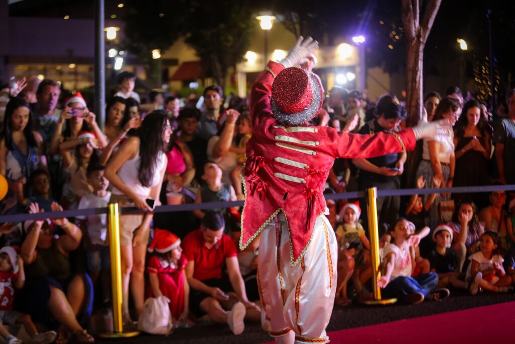 Temporada natalina no Iguatemi Ribeirão se inicia com chegada do Noel | Créditos: Rafael Cautella