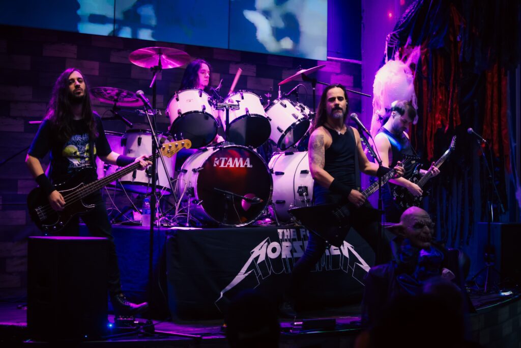 Tributo ao Metallica coloca Hard Rock Cafe® Ribeirão no clima do Halloween | Créditos: Rafael Cautella