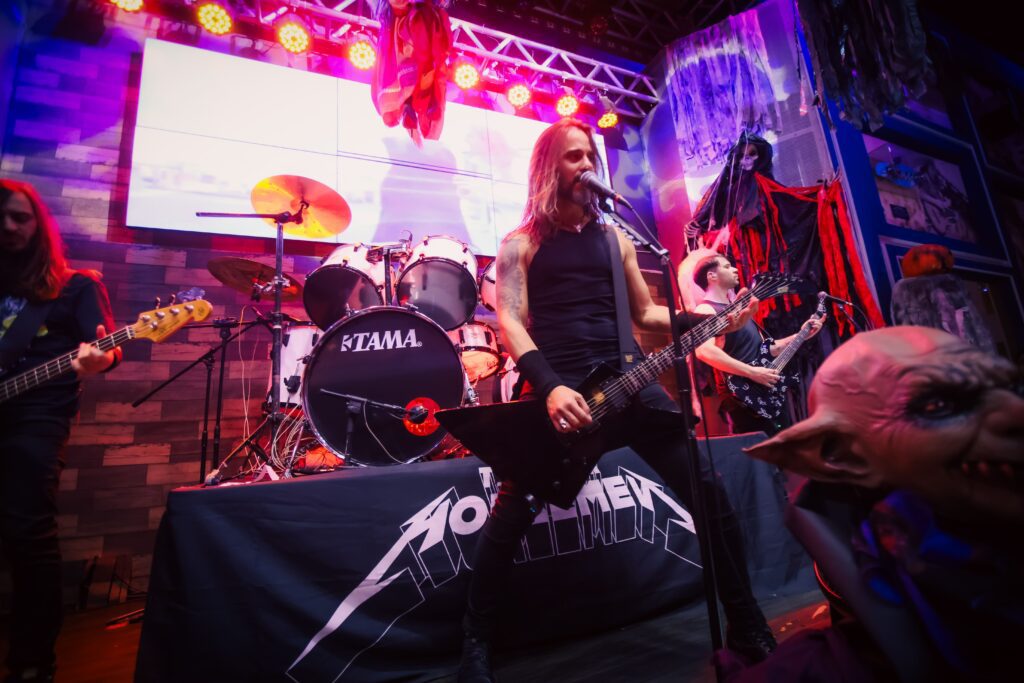 Tributo ao Metallica coloca Hard Rock Cafe® Ribeirão no clima do Halloween | Créditos: Rafael Cautella