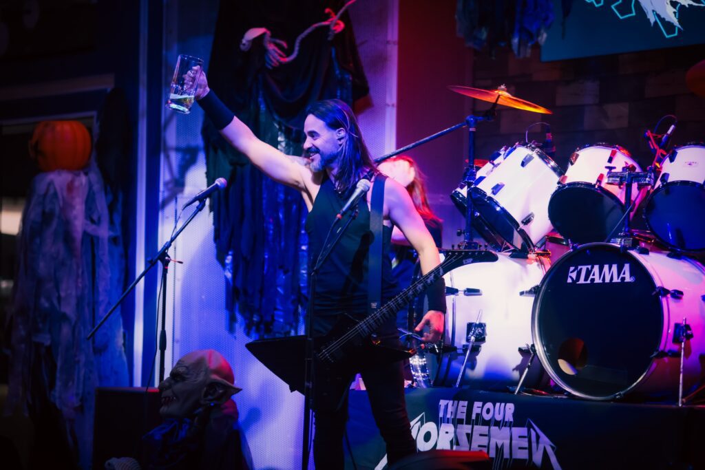 Tributo ao Metallica coloca Hard Rock Cafe® Ribeirão no clima do Halloween | Créditos: Rafael Cautella