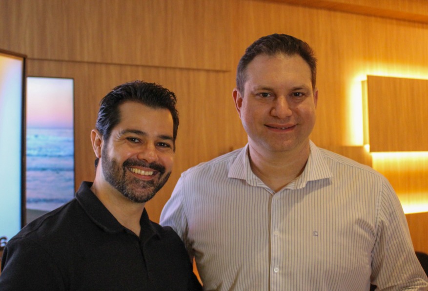 Fabio Menezes e Alexandre Coutinho no First Coffee | Crédito: Divulgação