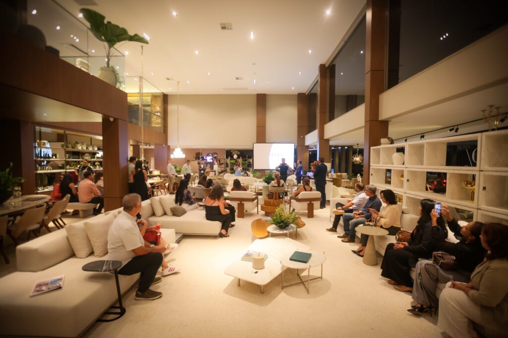 Lançamento de livro na Breton | Crédito: Rafael Cautella