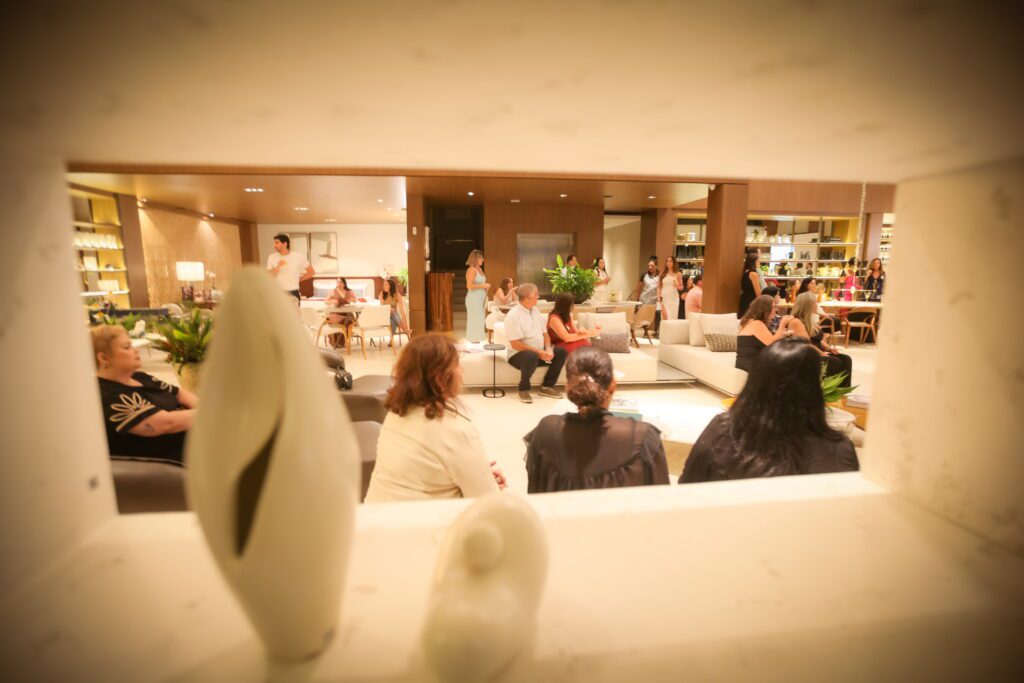 Lançamento de livro na Breton | Crédito: Rafael Cautella