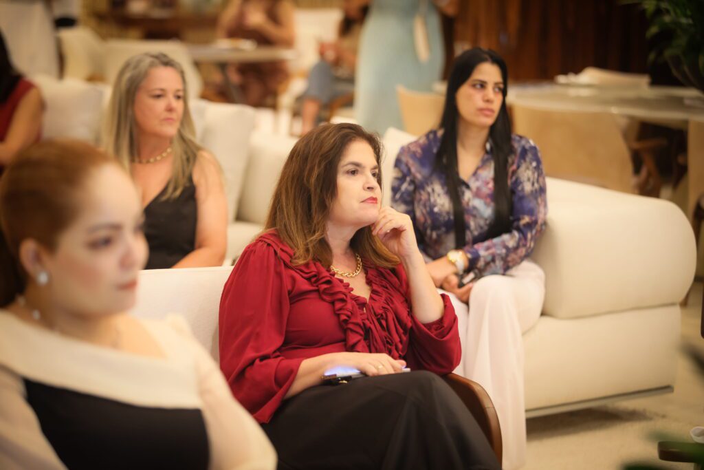 Lançamento de livro na Breton | Crédito: Rafael Cautella