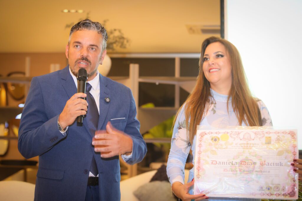 Lançamento de livro na Breton | Crédito: Rafael Cautella