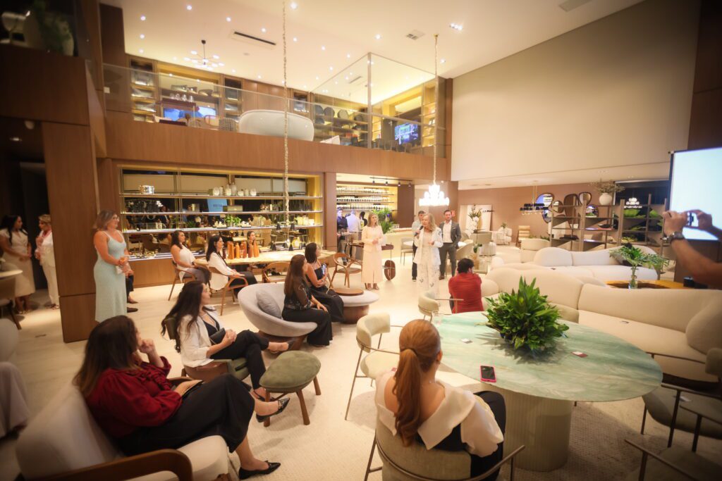 Lançamento de livro na Breton | Crédito: Rafael Cautella