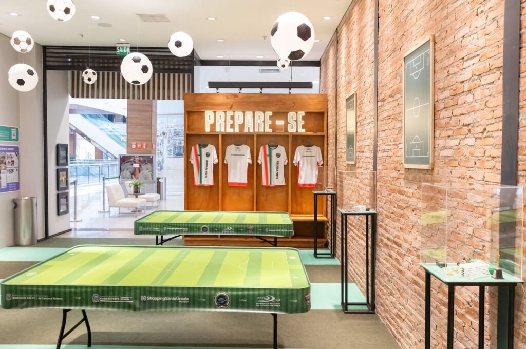 ShoppingSantaÚrsula recebe a exposição “A História do Futebol de Botão | Crédito: Tábata Barbosa