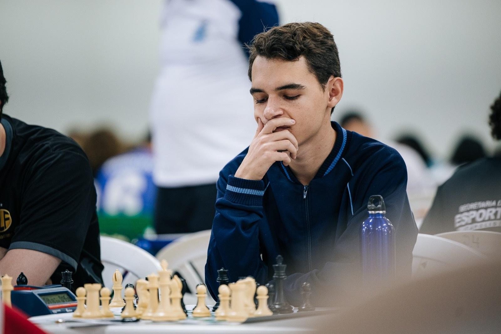 Espaço para jogos de damas e xadrez | Crédito: Luan Porto/Prefeitura de Ribeirão Preto