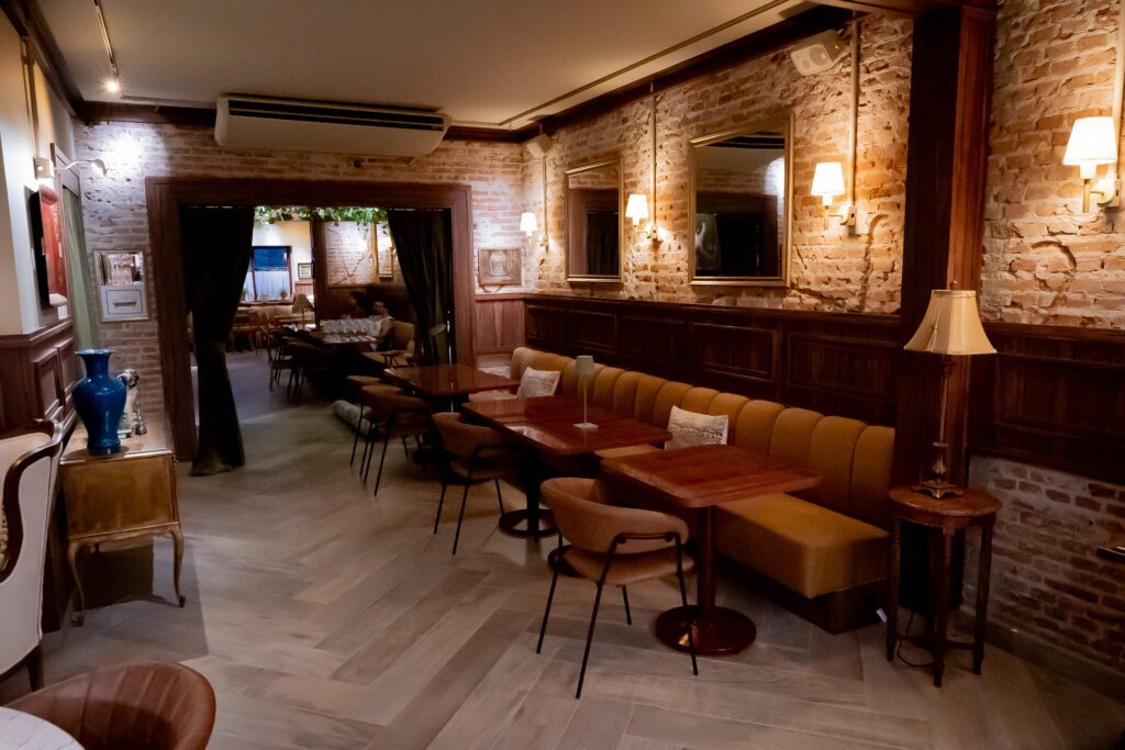 Salão do restaurante Napoleon Cuisine | Crédito: Willian Diez