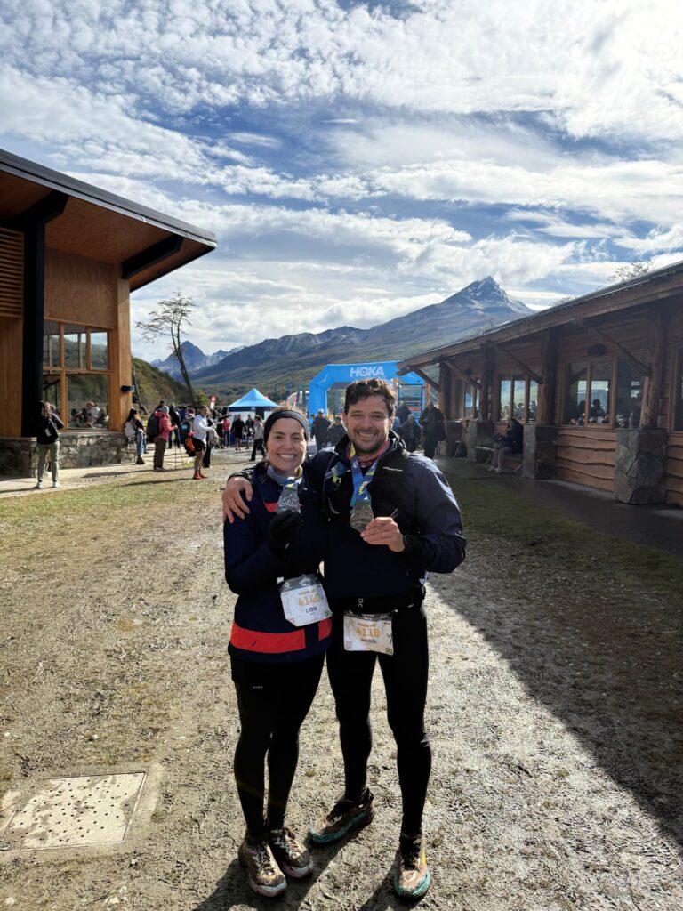 Mario Rossi e Lídia Titoto participam de corrida extrema em Ushuaia | Crédito: Arquivo pessoal