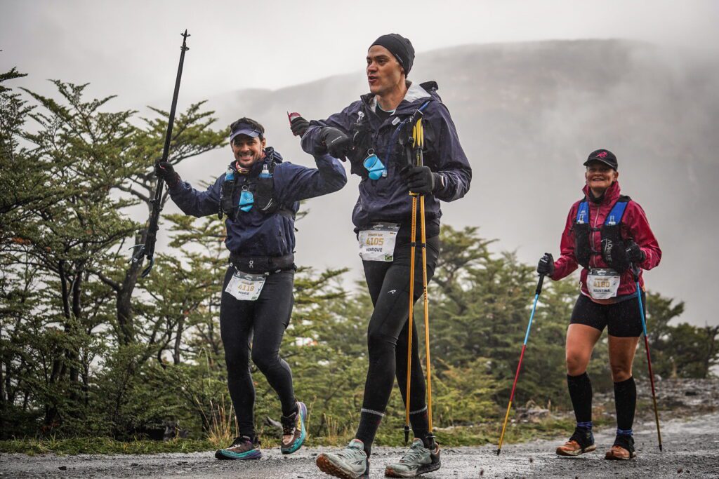 Mario Rossi e Lídia Titoto participam de corrida extrema em Ushuaia | Crédito: Santiago Mondejar / UBICE