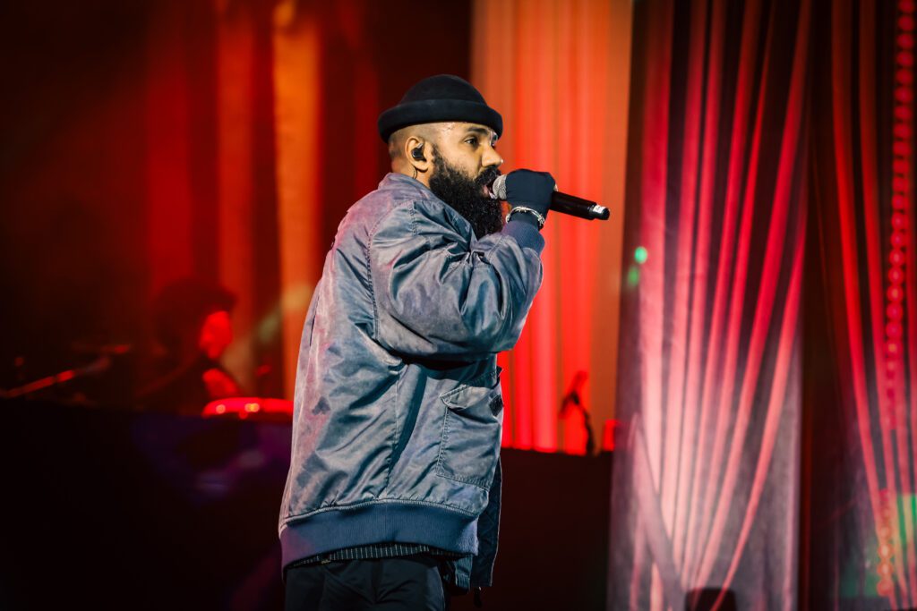 Russo Passapusso, vocalista do BaianaSystem | Crédito: Rafael Cautella